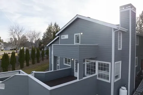 2498 SW Valleyview Drive Redmond OR 97756