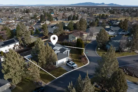 2498 SW Valleyview Drive Redmond OR 97756