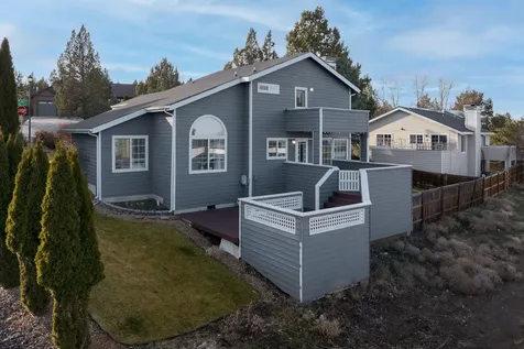 2498 SW Valleyview Drive Redmond OR 97756