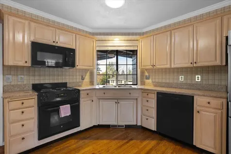 2434 Heritage Way Medford OR 97504