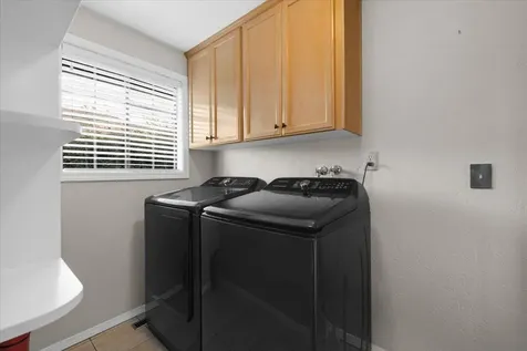 2434 Heritage Way Medford OR 97504