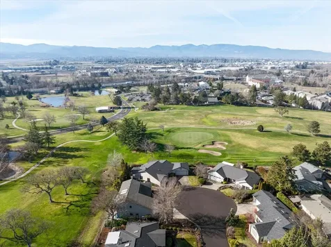 2434 Heritage Way Medford OR 97504