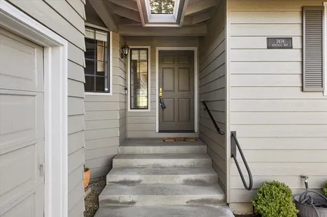 2434 Heritage Way Medford OR 97504