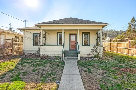 166 Ohio Street Ashland OR 97520