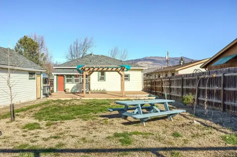 166 Ohio Street Ashland OR 97520