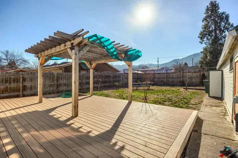 166 Ohio Street Ashland OR 97520