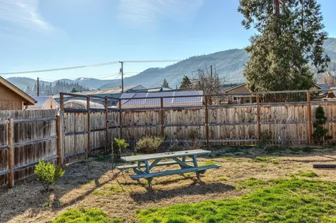 166 Ohio Street Ashland OR 97520