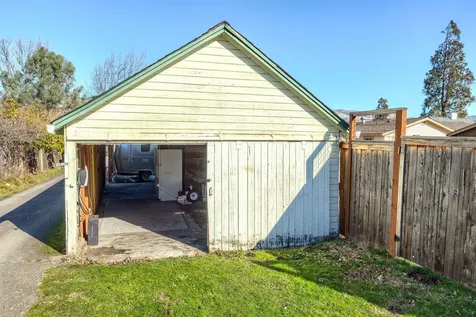 166 Ohio Street Ashland OR 97520