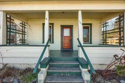 166 Ohio Street Ashland OR 97520
