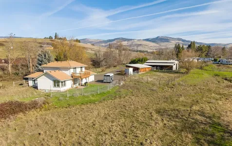 96 W Valley View Road Ashland OR 97520