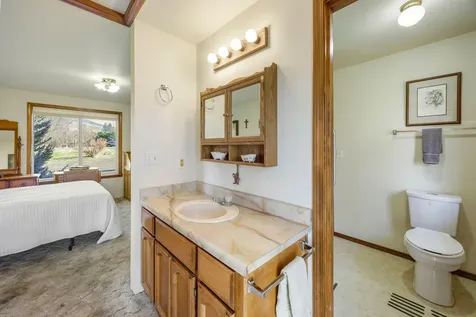 96 W Valley View Road Ashland OR 97520