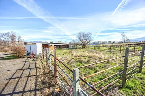 96 W Valley View Road Ashland OR 97520