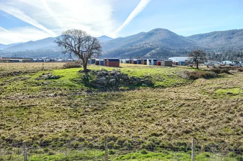 96 W Valley View Road Ashland OR 97520