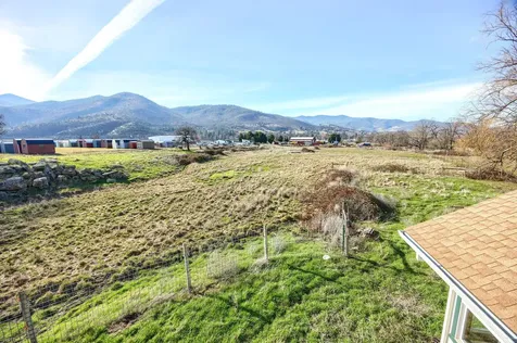 96 W Valley View Road Ashland OR 97520