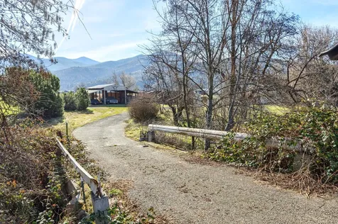 96 W Valley View Road Ashland OR 97520