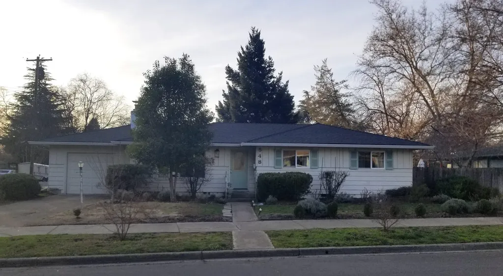 548 Eastwood Drive Medford OR 97504