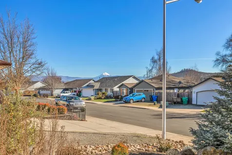 507 Westminster Drive Eagle Point OR 97524