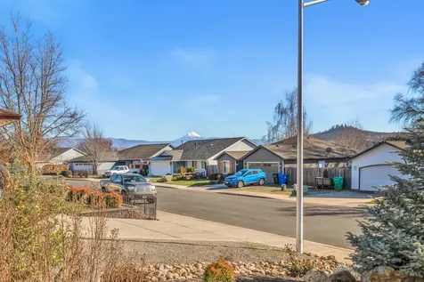 507 Westminster Drive Eagle Point OR 97524