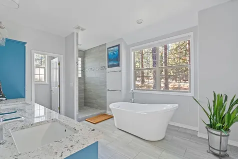 3010 NW Kenwood Court Bend OR 97703