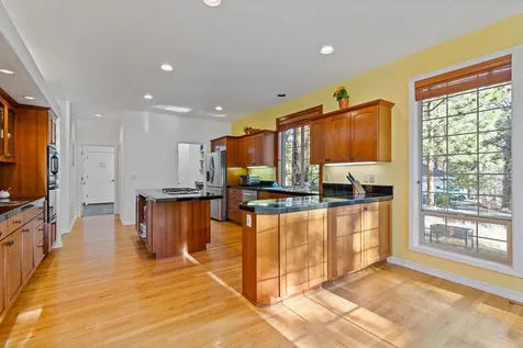 3010 NW Kenwood Court Bend OR 97703