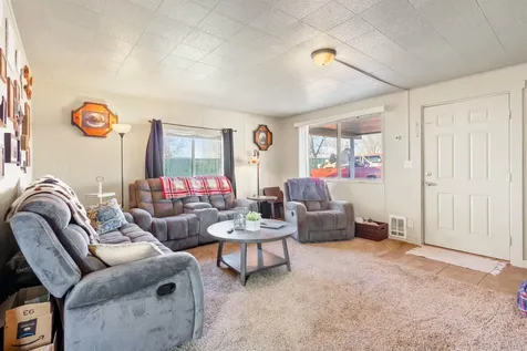 448 8th Street Metolius OR 97741