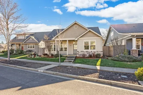 438 Briscoe Place Ashland OR 97520
