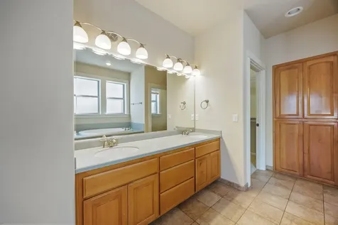 438 Briscoe Place Ashland OR 97520