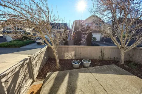 438 Briscoe Place Ashland OR 97520