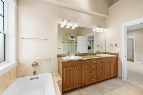 287 Otis Street Ashland OR 97520