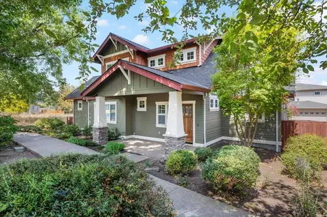 287 Otis Street Ashland OR 97520