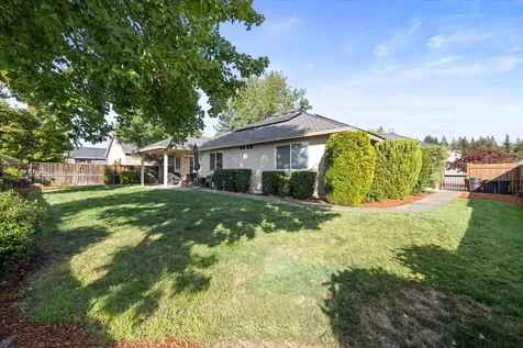 184 Keystone Way Eagle Point OR 97524
