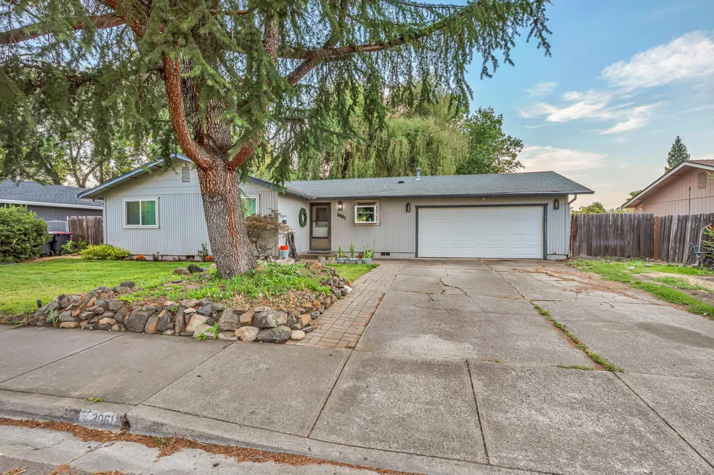 3061 Tahitian Avenue Medford OR 97504