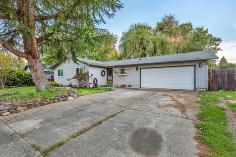 3061 Tahitian Avenue Medford OR 97504