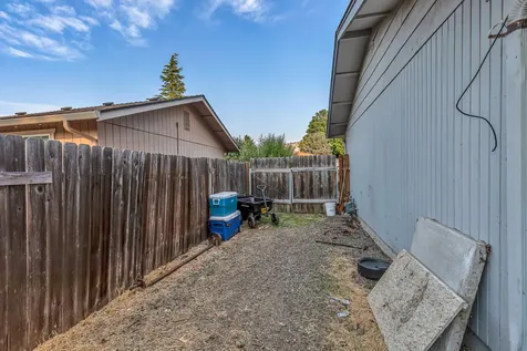 3061 Tahitian Avenue Medford OR 97504