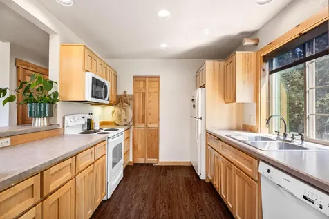 8655 Red Wing Lane Redmond OR 97756