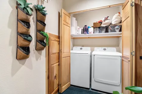 8655 Red Wing Lane Redmond OR 97756