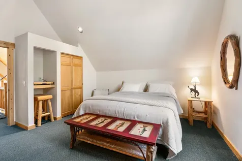 8655 Red Wing Lane Redmond OR 97756