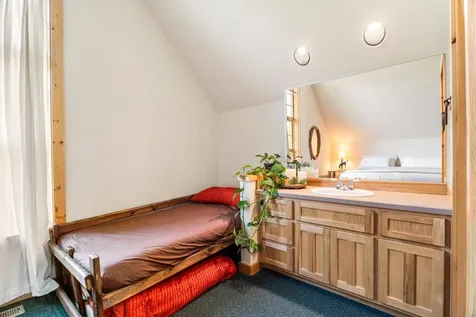 8655 Red Wing Lane Redmond OR 97756