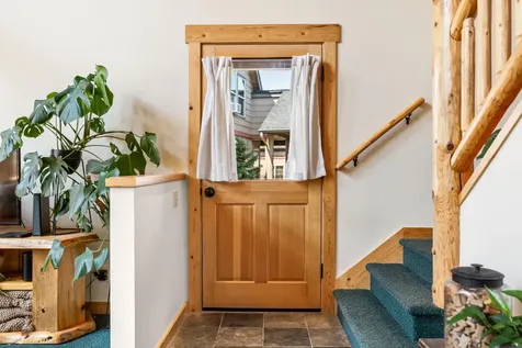 8655 Red Wing Lane Redmond OR 97756