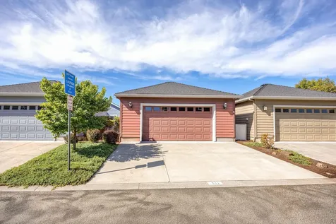 511 Blue Moon Drive Central Point OR 97502