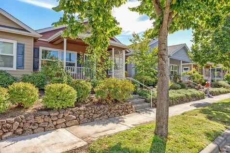511 Blue Moon Drive Central Point OR 97502