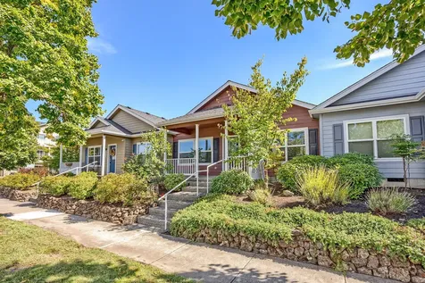 511 Blue Moon Drive Central Point OR 97502