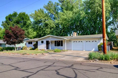 207 Victoria Way Central Point OR 97502