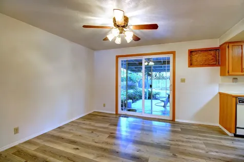 207 Victoria Way Central Point OR 97502