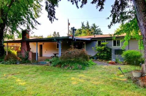 207 Victoria Way Central Point OR 97502