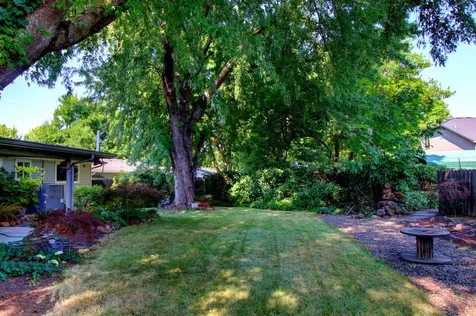 207 Victoria Way Central Point OR 97502