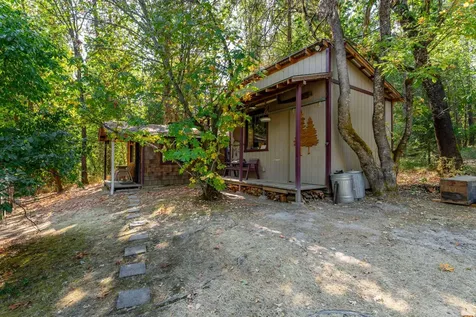 2906 Demaray Drive Grants Pass OR 97527