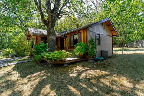 2906 Demaray Drive Grants Pass OR 97527