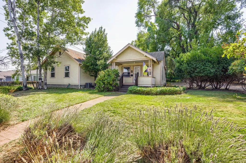 1372 Iowa Street Ashland OR 97520