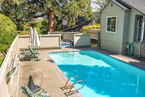 462 Lori Lane Ashland OR 97520